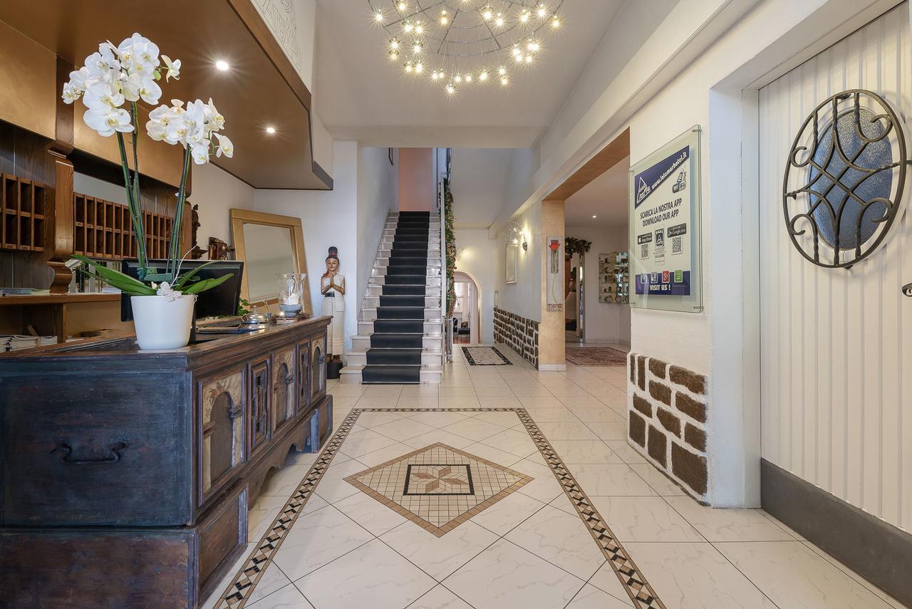Hotel Latemar Кастелло-ді-Ф'ємме Екстер'єр фото