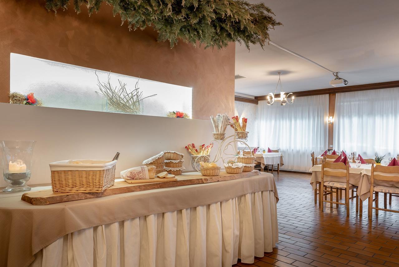 Hotel Latemar Кастелло-ді-Ф'ємме Екстер'єр фото