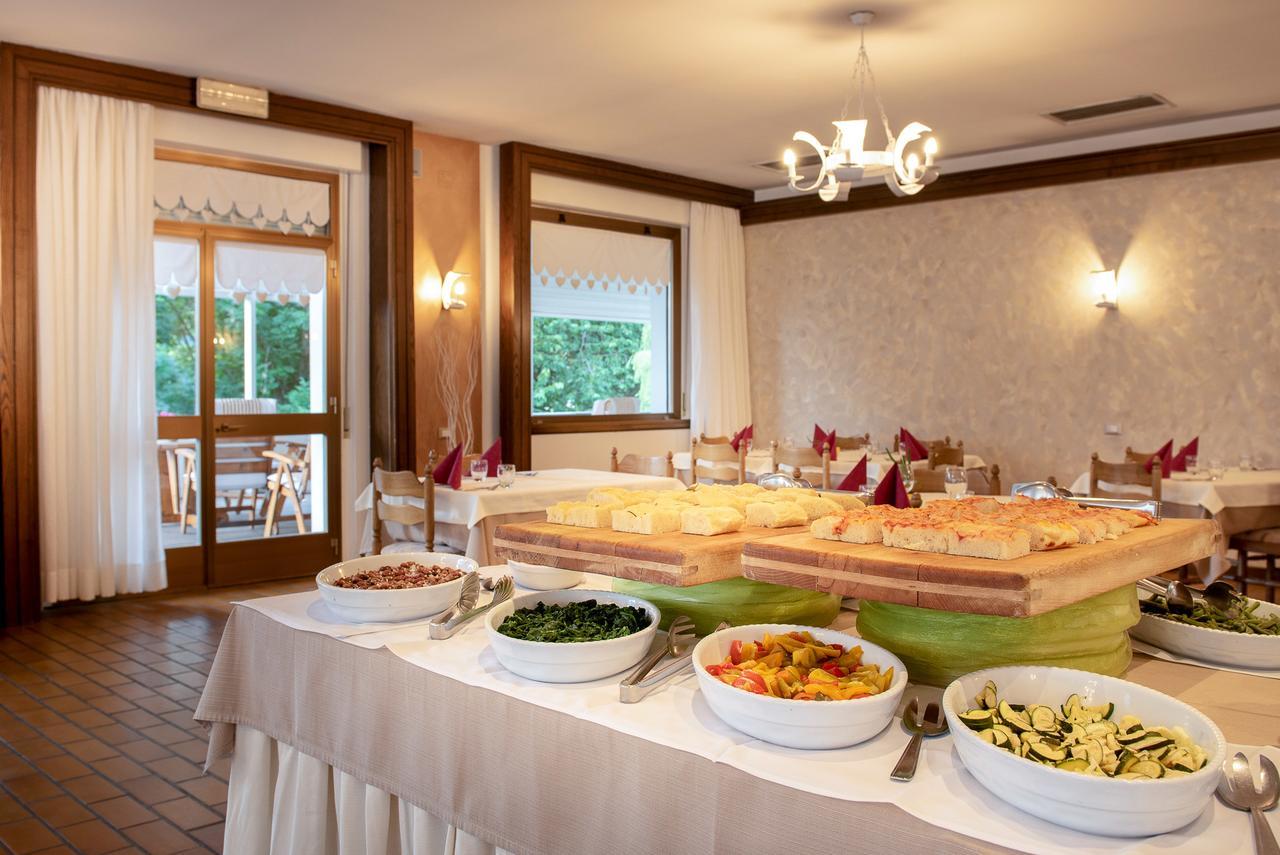 Hotel Latemar Кастелло-ді-Ф'ємме Екстер'єр фото