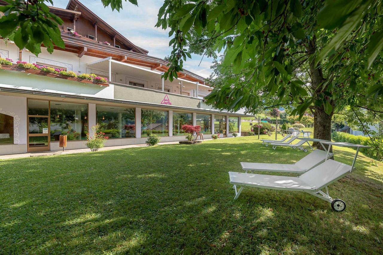 Hotel Latemar Кастелло-ді-Ф'ємме Екстер'єр фото